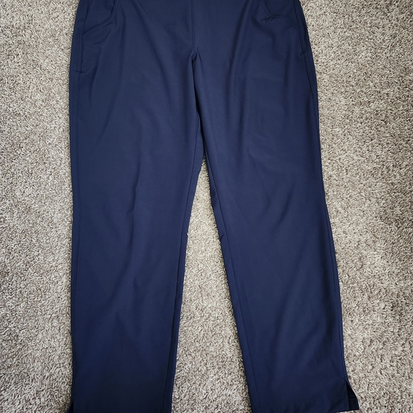 Eddie Bauer Women's Navy Cropped Pants - Picture 6 of 12